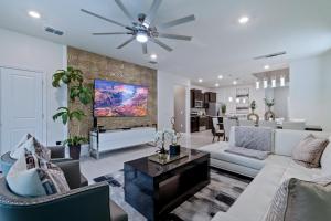 2207LC-Windsor Island home