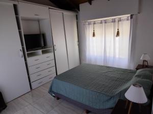 Necochea-Casa para hasta 4 personas!