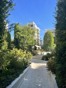 CONDOMINIO STEJ - Vicino al Mare, Posto Auto, Via Bafile