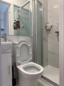 Private Rooms Near Acton Main Line Direct Elizabeth Line to Heathrow