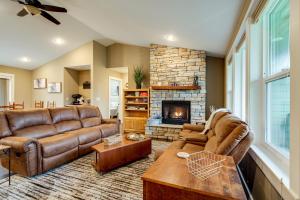 Less Than 2 Blocks to Beach! Pet-Friendly Home in Moclips