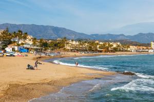 ViVi Homes - Breeze View, Sauna, Gym & Pool