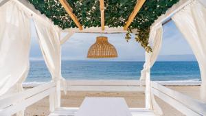 VIVI Homes - Buena Vida Family apartment with views, Pool & Gym