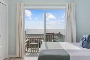 Sandpiper Dunes: Walk to Beach & Local Hotspots