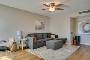 8 Mi to Airport Tempe Condo with Pool Access