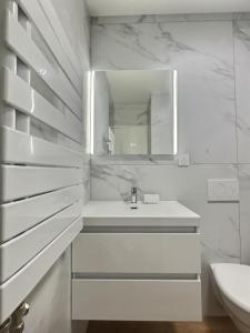 Cozy La Rocade apartment with free parking