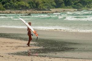 Villa Louise 4BR Modern Villa - Few Steps from the Beach