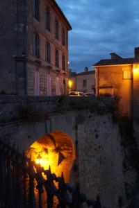 Belle maison de 1800 au centre de Bourg