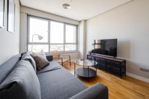 Sky Living para 4 con Parking en Sanchinarro