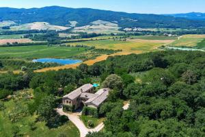 Tuscan Hamlet In Organic Wine Estate