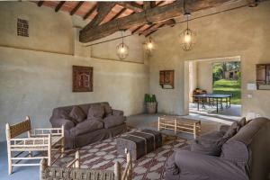 Tuscan Hamlet In Organic Wine Estate