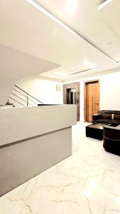 Hotel Trivana Near Bombay hospital