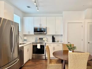 New 1B1B Condo in Old Fourth Ward 542Blvd207