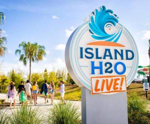 Beautiful Cottage With Private Pool Near Disney With Margaritaville Resort & Island H20 Access - 8153Su