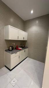 شقة بصالة وغرفه نوم