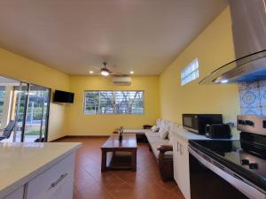 Pura Vida - Villa Lisa