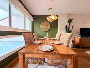 Urban Oasis - Duplex Design, Piscine privée