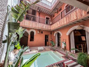 Riad Amara Private pool breakfast