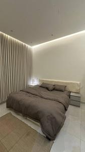 شقة بصالة وغرفه نوم