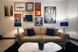 The Plaza, King 1 Bedroom Suite by The Hive WA1