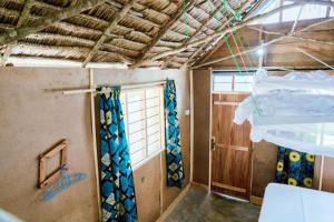 Quiet beachfront hideaway - Mafia Island - 2355