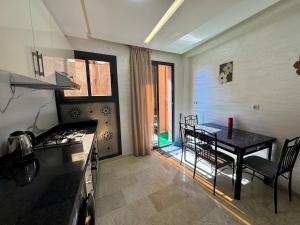 Gueliz Twin Balcony Apartment F3
