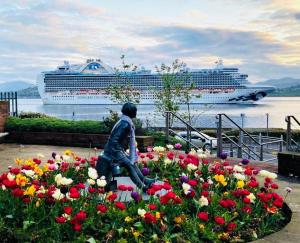 THE RESTING LION - Gourock Town Center Holiday Home Apartment