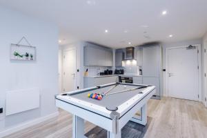 Birmingham City centre, Pool table, Spacious
