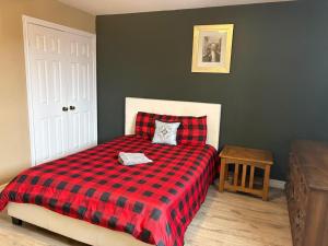 Grove Haven Retreat Budget Rooms for Workers Retirees, and Couples in Central Barrie