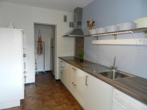 Appartement spacieux avec piscine et parking près de la plage - FR-1-251-906