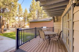 Walk to Trolley! Big Bear Family Cabin with Deck