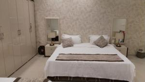 مجمع بيتش هاوس - درة العروس - للعائلات فقط