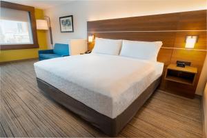Holiday Inn Express & Suites - Las Vegas - E Tropicana by IHG
