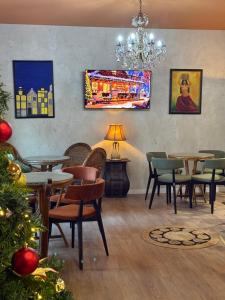 SMALL Boutique & Garden