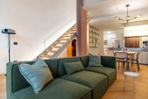 Modern Loft with Projector e Private Garden, Central Station