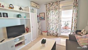 2 bedroom flat 100m from the beach with huge terrace