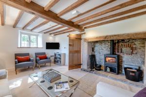 2 Bed in Gastard oc-f30032