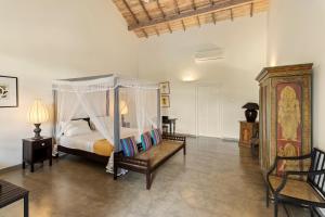 ETAMBA HOUSE