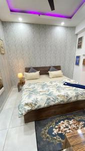 Elysian Studio by Royal Rooms