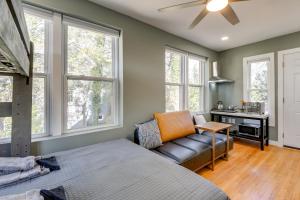 Commuters Dream! Cheverly Studio half Mi to Metro