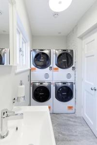 Stylish studio & patio -Best location! - Basement.