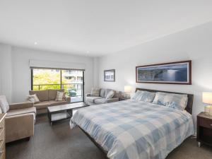 250 The Waves, 2-3 The Esplanade, Cowes