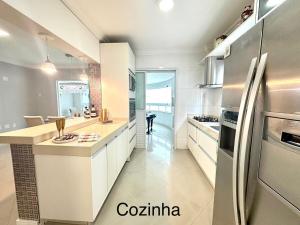 Apto Premium 3 Quartos a 450m da Praia Central