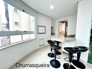 Apto Premium 3 Quartos a 450m da Praia Central