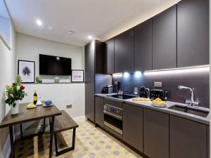 Marylebone microstudio-Ground floor-Shared kitchen