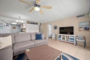 3 Bedroom Bluewater East Condo with Outdoor Pool!