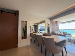 Cobertura dúplex frente mar