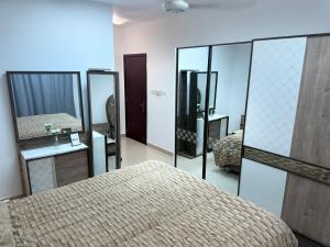 Opera 43 Spacious & Central