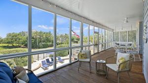 306 Charleston Roosevelt Retreat by AvantStay