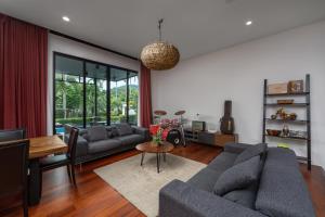 Aroha Villa with Private Pool Near Nai Harn Beach